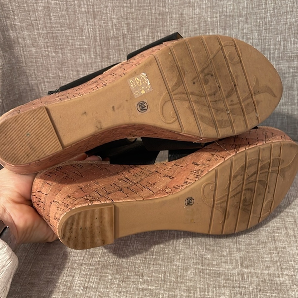 CL by Laundry Excellent - Black - Dream Girl Wedge Sandal 8 1/2 M - Picture 3 of 5